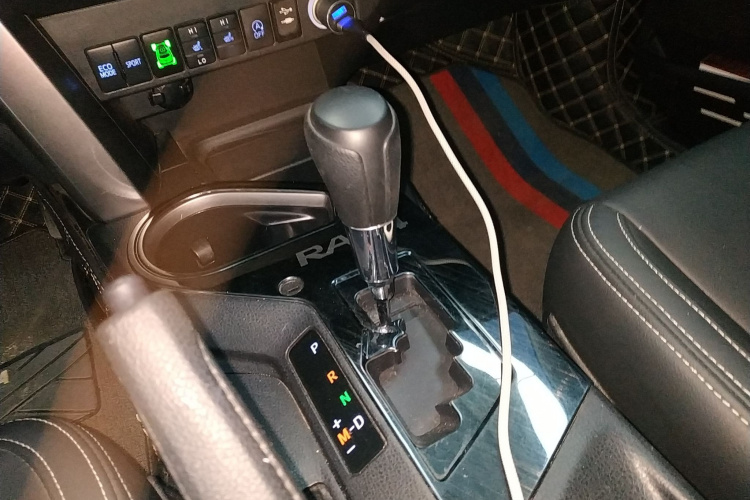 丰田 RAV4荣放 2019款 2.0L CVT两驱舒适版 国VI局部细节18