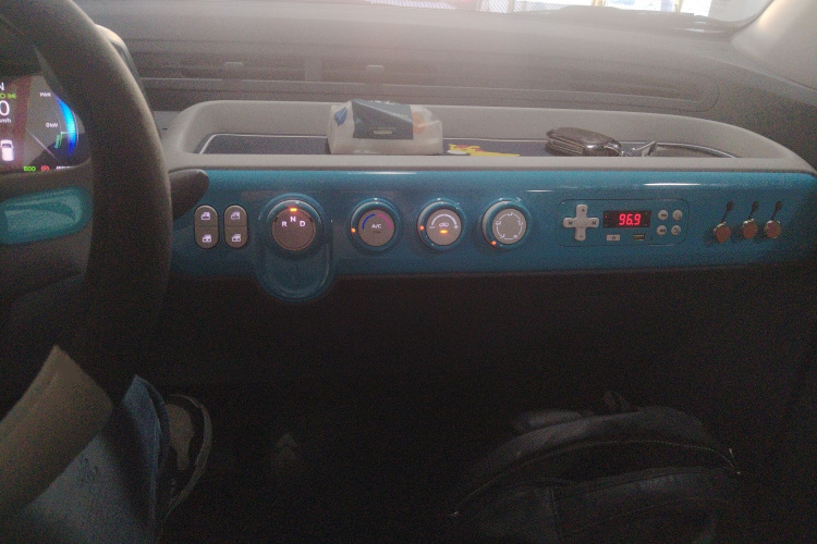 奔腾小马 2025款 222km 灵动马局部细节16