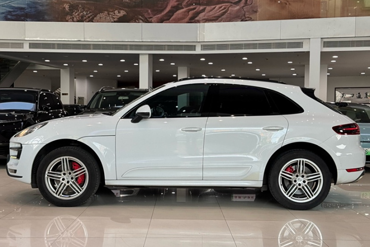 保时捷 2016款 Macan Turbo 3.6T车身外观6008