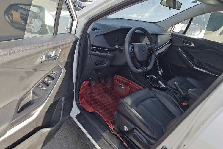 长安CS15 2021款 1.5L 手动进取型中控内饰20