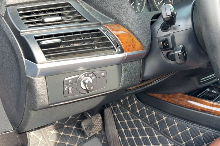 宝马X5(进口) 2011款 xDrive35i 领先型局部细节9006