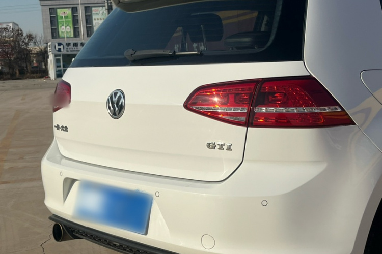 大众 高尔夫 2016款 230TSI 自动豪华型车身外观6005