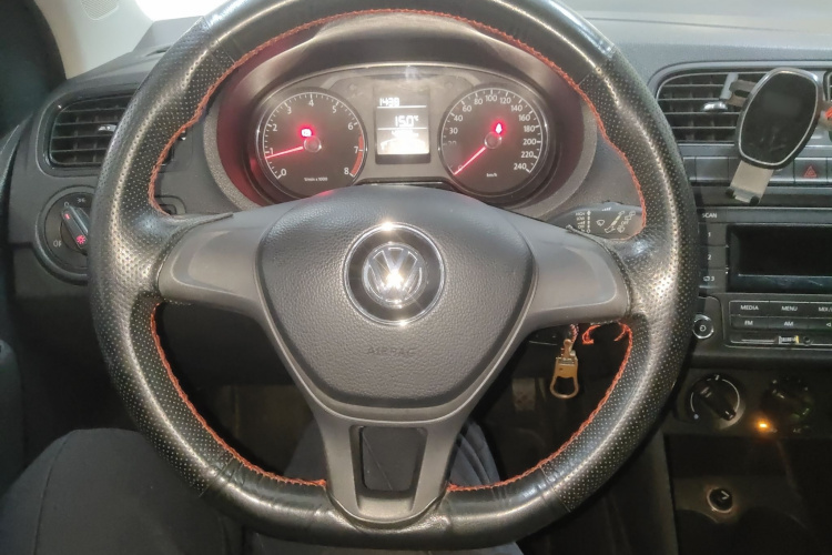 大众 Polo 2014款 1.4L 手动风尚版中控内饰13