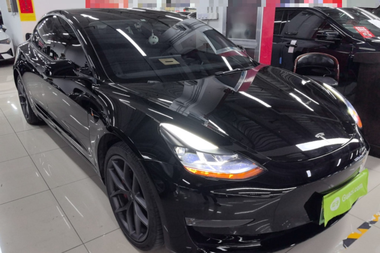 特斯拉 Model 3 2022款 Performance高性能全轮驱动版车身外观3