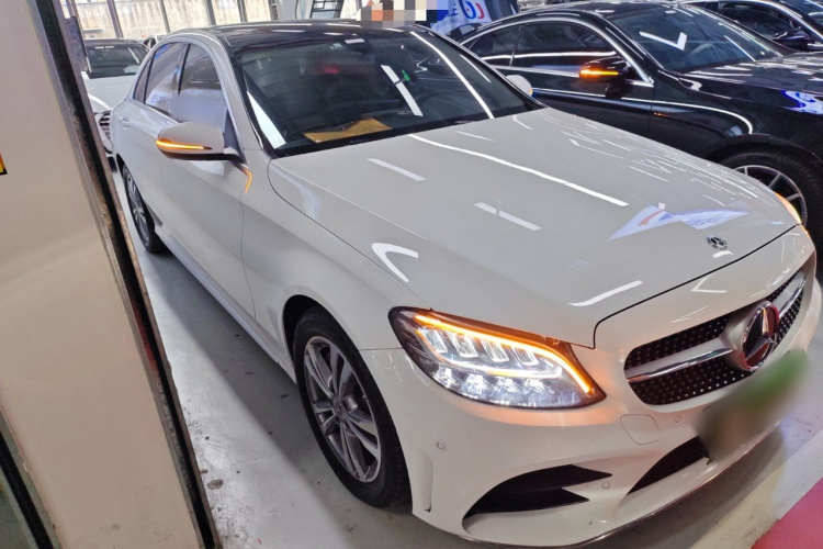 奔驰C级 2021款 C 200 L 时尚型运动版车身外观3