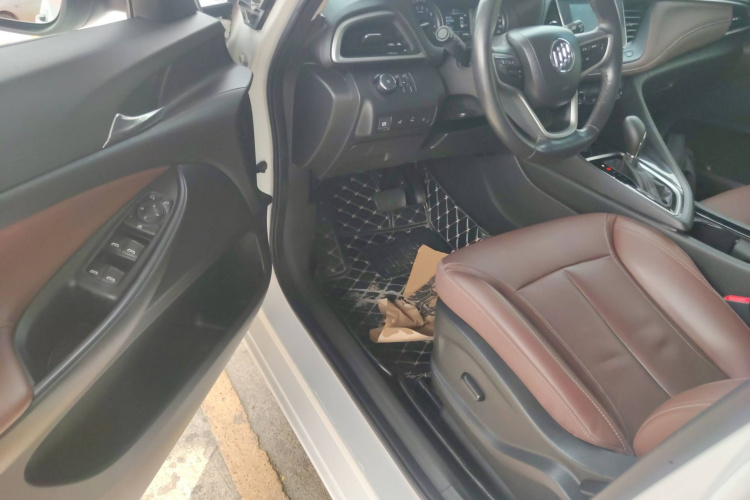 别克GL6 2019款 18T 6座互联尊贵型 国V中控内饰7003