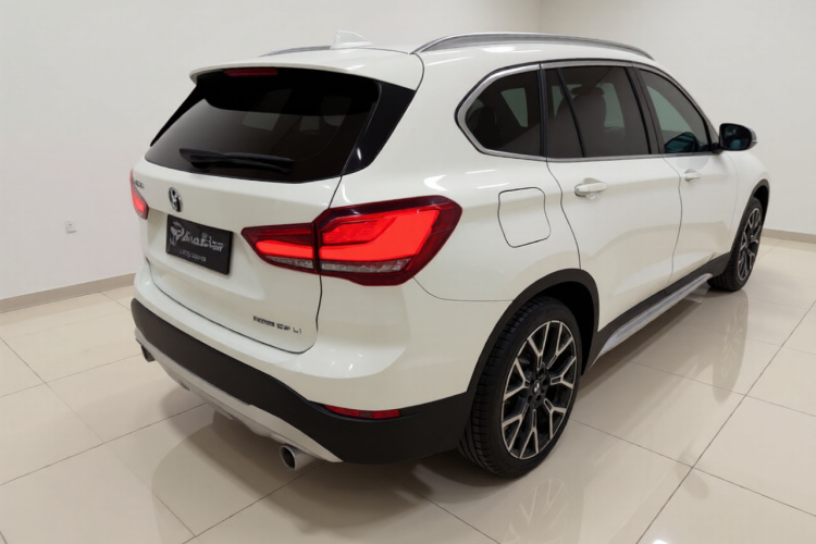 宝马X1 2020款 xDrive25Li 尊享型车身外观7