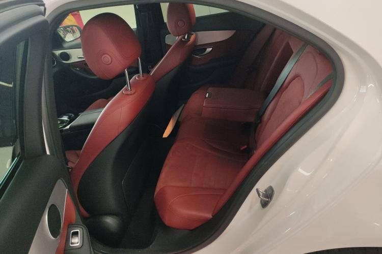 奔驰C级 2018款 C 200 运动版中控内饰21