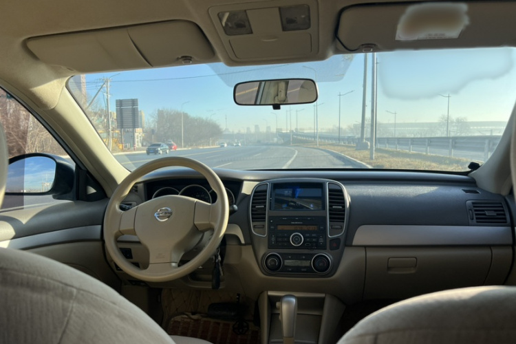 日产 轩逸 2012款 经典 1.6XE 自动舒适版中控内饰7002