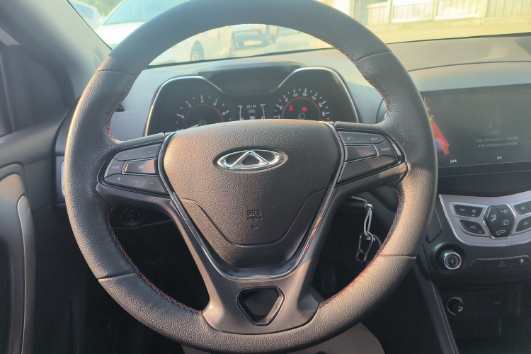 奇瑞 艾瑞泽5 2017款 1.5L 手动领潮版中控内饰13