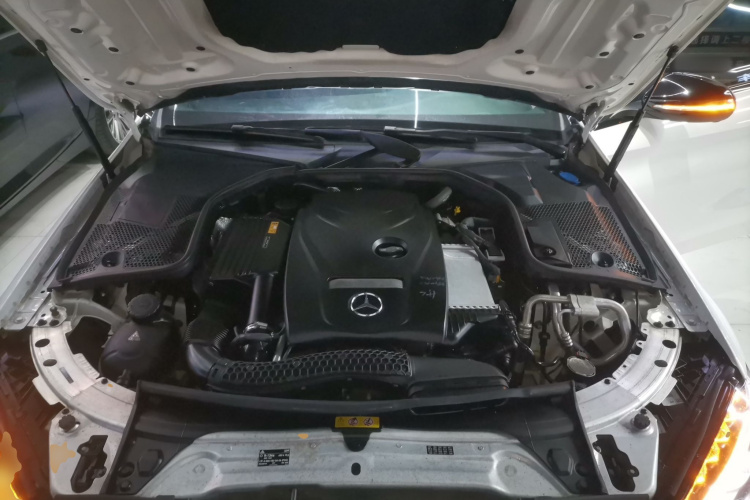 奔驰C级 2017款 C 200 运动版局部细节24