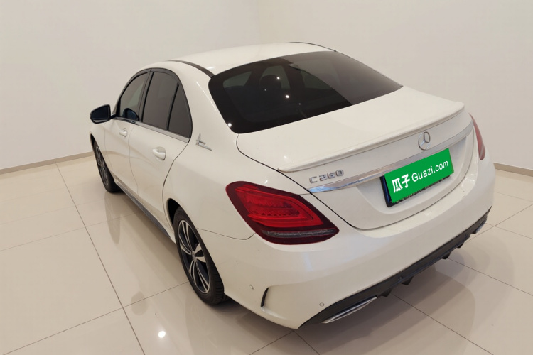 奔驰C级 2019款 C 260 运动版车身外观5