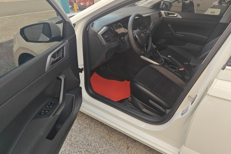 大众 Polo 2019款 Plus 1.5L 自动全景乐享版中控内饰7003