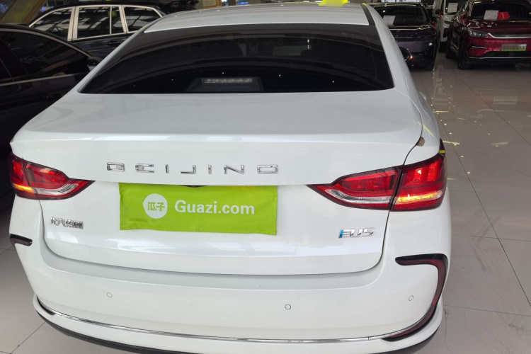 北京汽车 北京EU5 2020款 经典款 R500 智风版车身外观6