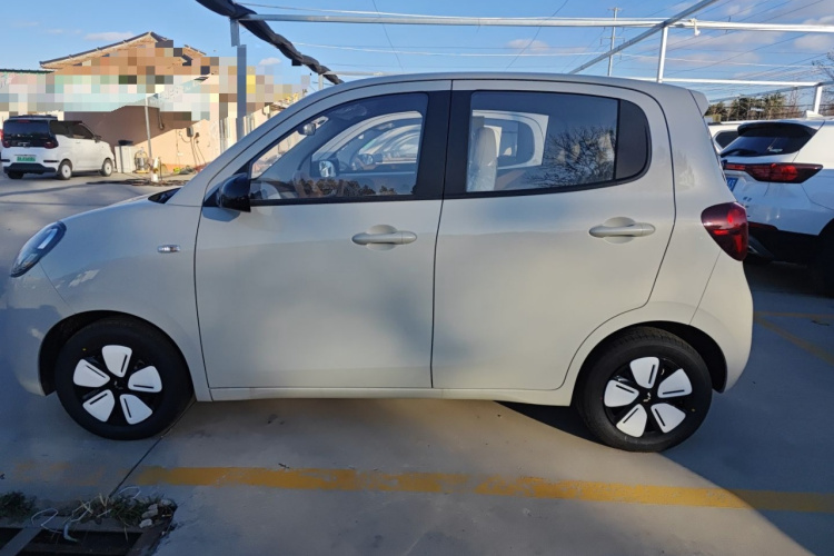 五菱汽车 宏光MINIEV 2025款 四门版 进阶款车身外观4