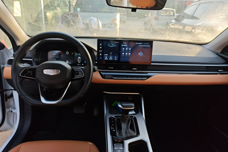 吉利汽车 帝豪 2025款 第4代 1.5L CVT旗舰型中控内饰12
