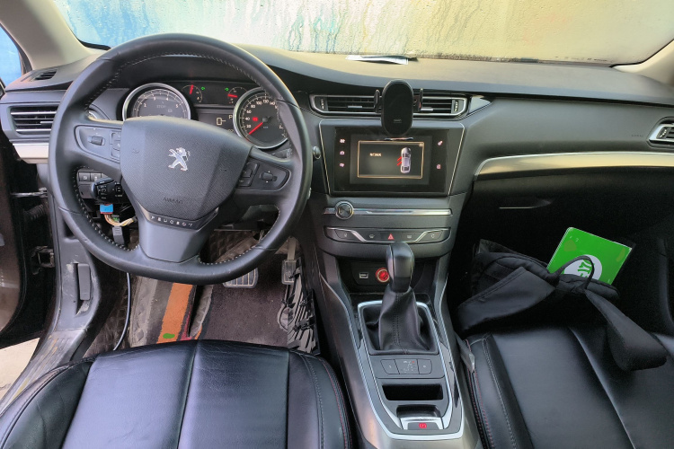 标致408 2015款 1.2T 自动豪华版中控内饰12