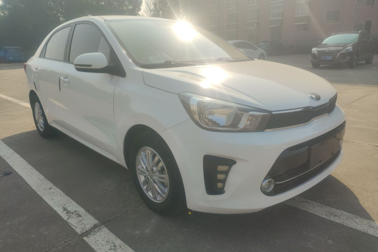 起亚 焕驰 2017款 1.4L 手动智享版Value车身外观3