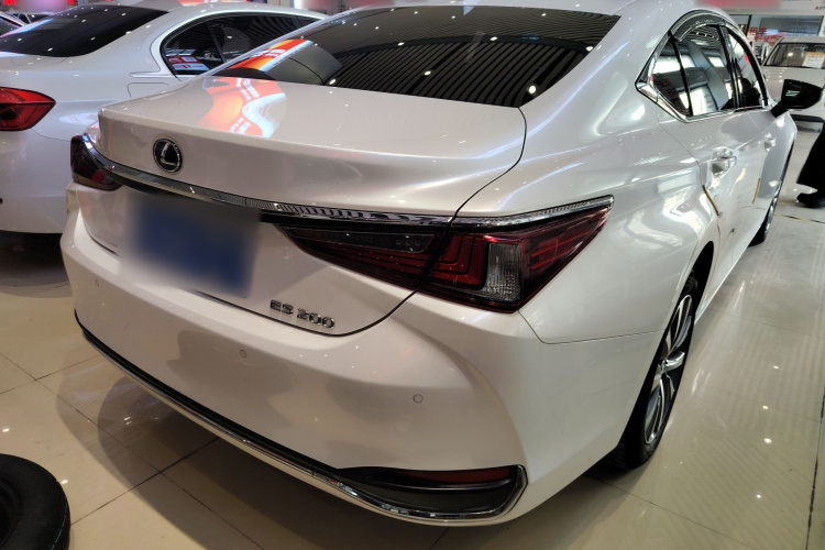 雷克萨斯ES 2020款 200 卓越版车身外观7