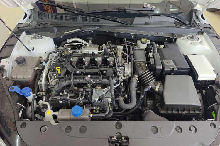 长安 逸动 2026款 第四代 1.5T 500Bar 智享型机舱底盘24