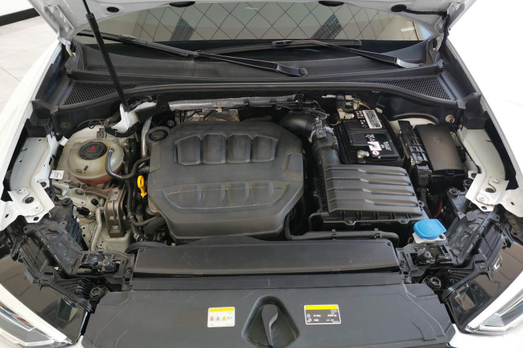 奥迪Q3 2023款 改款 40 TFSI 时尚动感型机舱底盘24