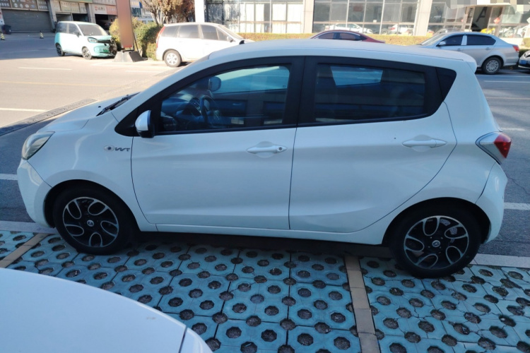 长安 奔奔 2015款 1.4L IMT豪华型 国V车身外观6003