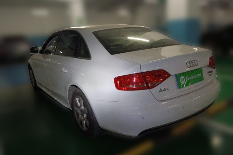 奥迪A4L 2010款 2.0 TFSI 舒适型车身外观5