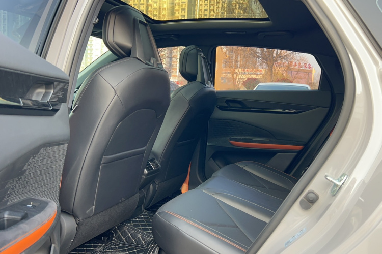 长安UNI-V 2022款 1.5T 运动版中控内饰7001