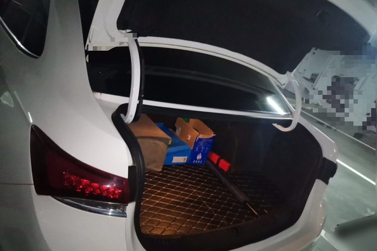 别克 英朗 2021款 改款 典范 1.5L 自动精英型中控内饰23