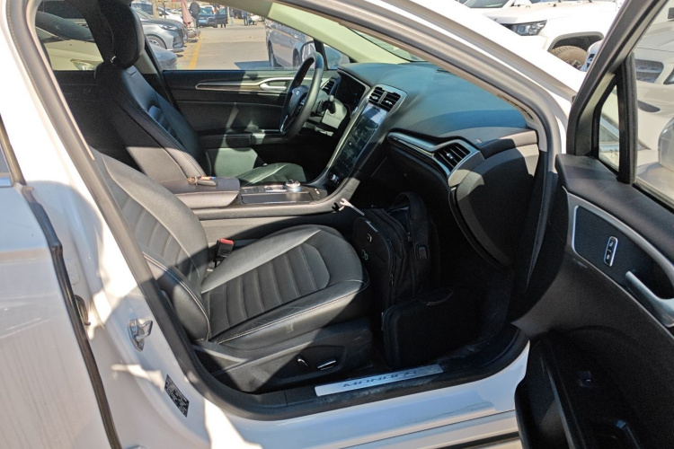 福特 蒙迪欧 2017款 EcoBoost 180 时尚型局部细节41