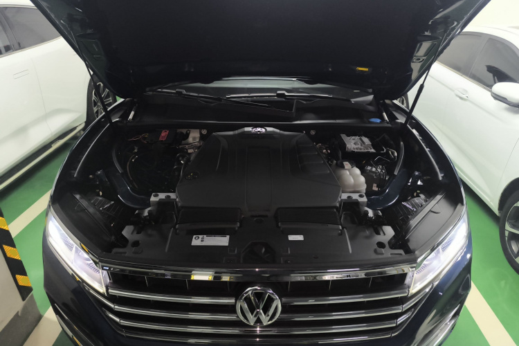 大众 途锐 2019款 2.0TSI 锐翼版 国V机舱底盘24