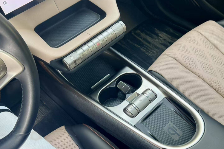 比亚迪 海豚 2023款 420km 时尚版中控内饰7008