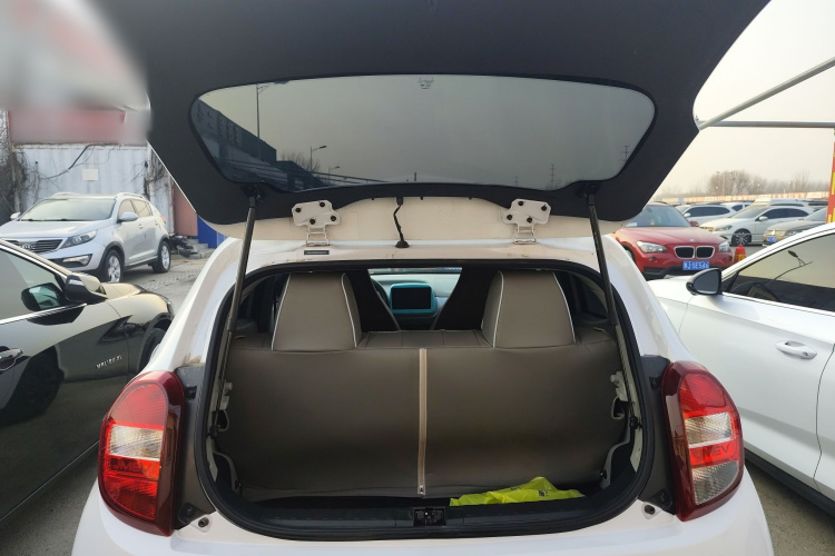 江铃集团新能源 易至EV2 2024款 201km 舒适型机舱底盘23