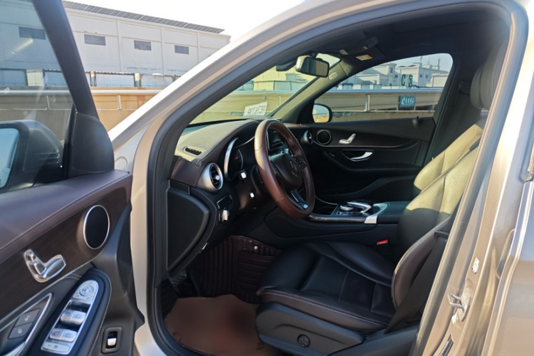 奔驰GLC 2019款 GLC 200 L 4MATIC中控内饰7001