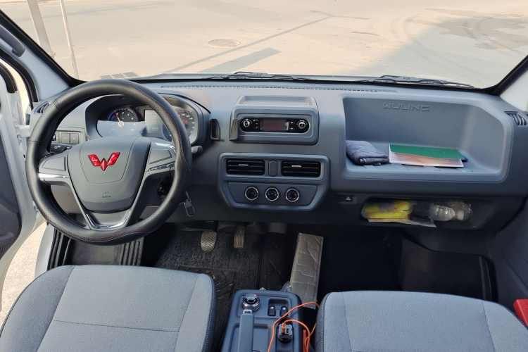 五菱汽车 五菱扬光 2025款 400km 客车版舒适型中控内饰12