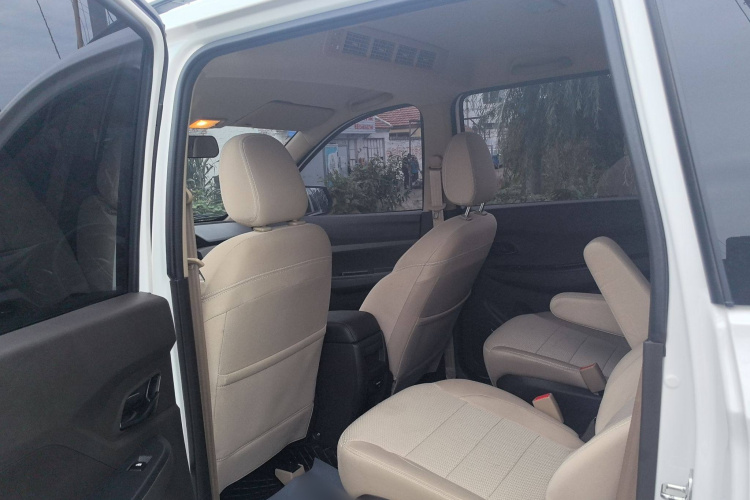 五菱汽车 五菱宏光 2021款 1.5L S标准型LAR中控内饰7005