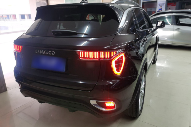 领克01 2017款 2.0T 两驱型Pro版车身外观7