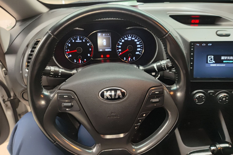 起亚K3 2016款 1.6L 自动GLS中控内饰13