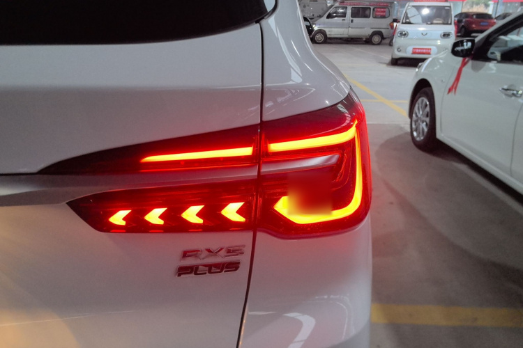 荣威RX5 2025款 PLUS 330TGI 自动领潮智惠版车身外观9