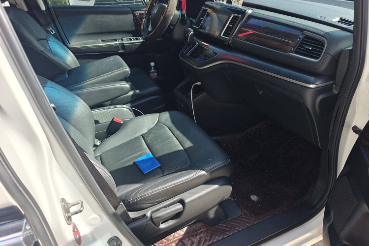 本田 艾力绅 2016款 2.4L 豪华版中控内饰7001