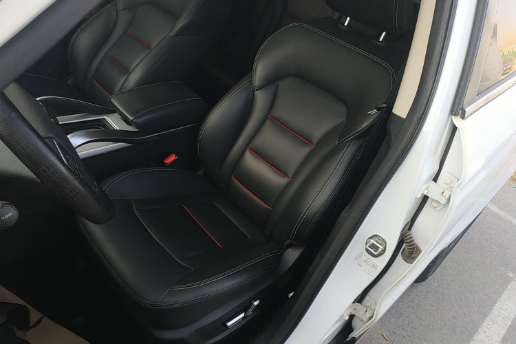 吉利汽车 博越 2018款 1.8TD 自动两驱智联型4G互联版局部细节19