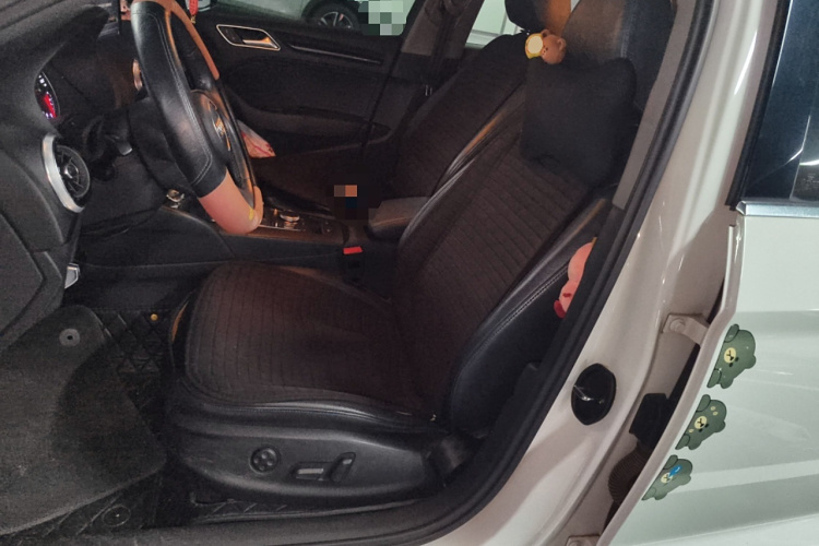 奥迪A3 2018款 30周年年型 Limousine 35 TFSI 时尚型局部细节19