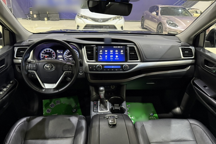 丰田 汉兰达 2018款 2.0T 四驱尊贵版 7座 国VI中控内饰7001