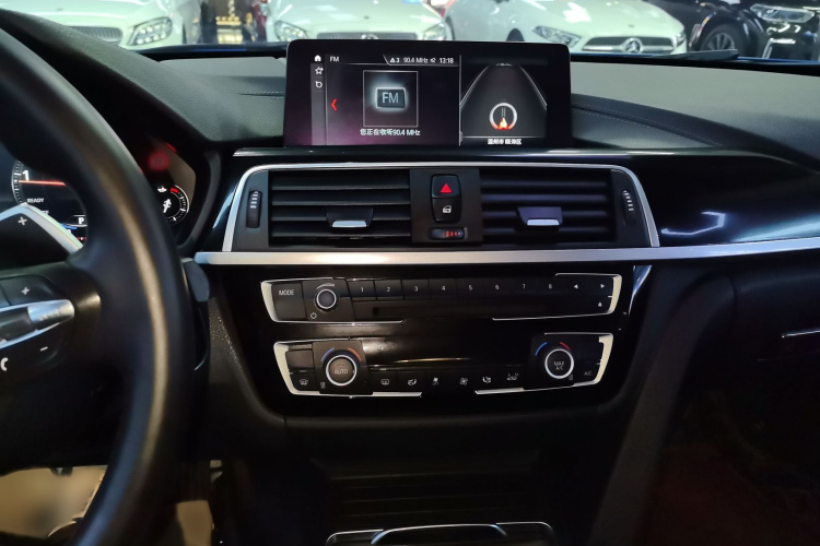 宝马3系 2019款 320Li M运动套装局部细节16