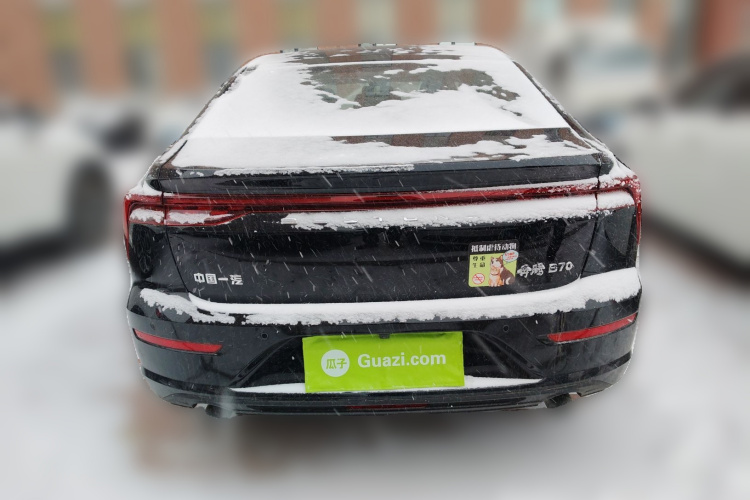 奔腾B70 2025款 龙耀版 1.5T 欢享型车身外观6