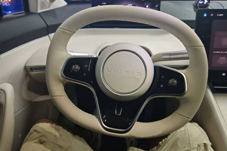 鸿蒙智行 智界R7 2024款 纯电 802km Max局部细节13