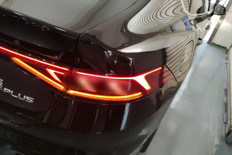 比亚迪 秦PLUS 2024款 荣耀版 DM-i 55KM领先型车身外观9