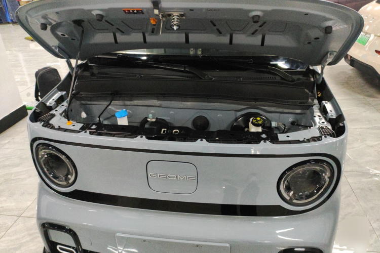 吉利银河 2024款 200km 熊猫卡丁机舱底盘24