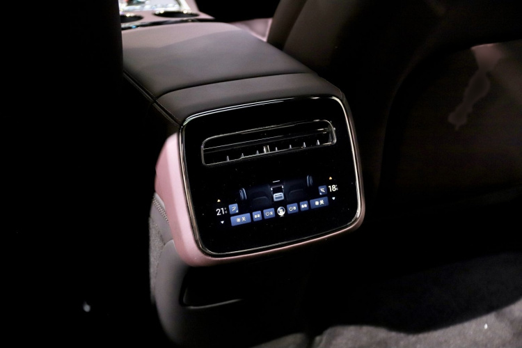 腾势Z9GT 2024款 1100四驱Max首发版中控内饰7012