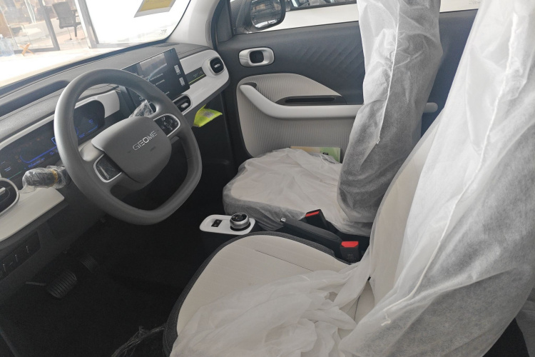 吉利银河 熊猫 2025款 210km 元气熊中控内饰19